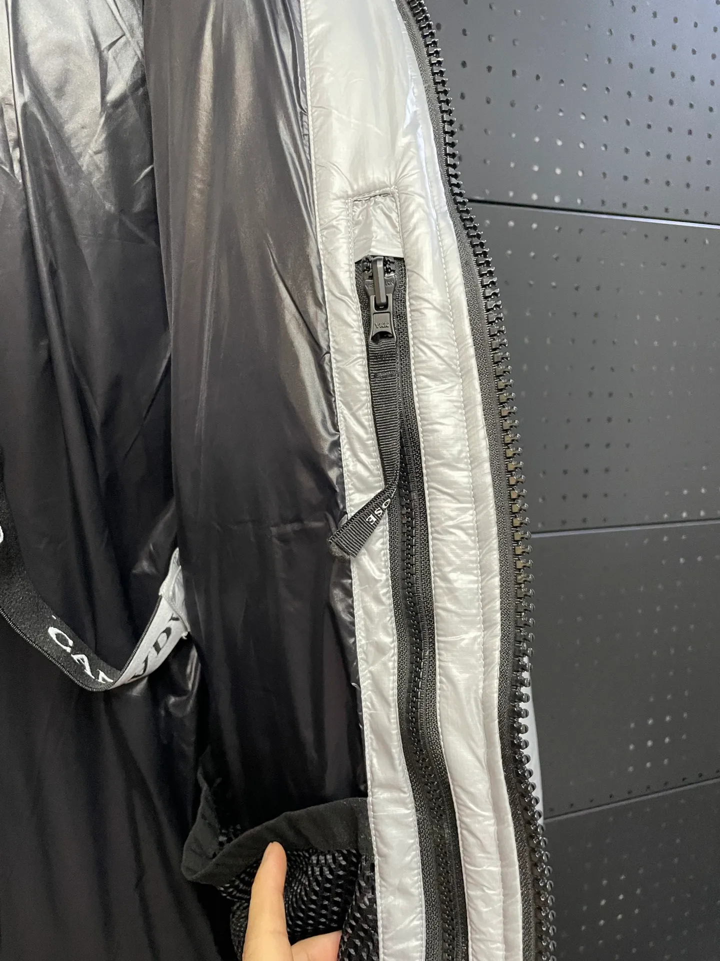 Gray 𝘾𝘼𝙉𝘼𝘿𝘼 𝙂𝙊𝙊𝙎𝙀/ 2023 New Arrival Crofton 95 ‼ ， ‼ Crofton ，2023 New Arrival ， 4 ， Feather-Light ， Lightweight， ！ ‼ Canada Goose ， ins 、 、 。 Canada Goose， ， ， ！ 80% ， ， ！ ， ， ！ Same Style Sizes: S-XXL
